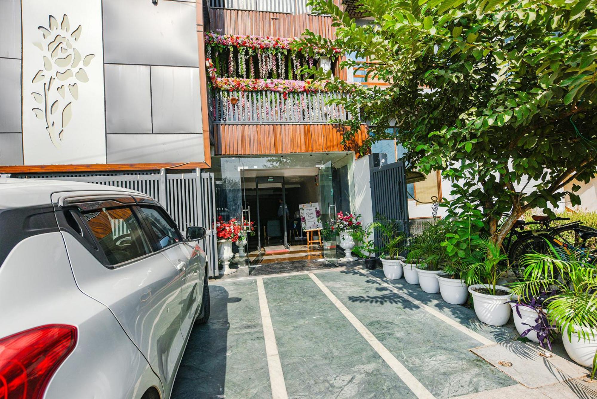 Fabhotel Prime Apple Tree Residency New Delhi Exterior photo