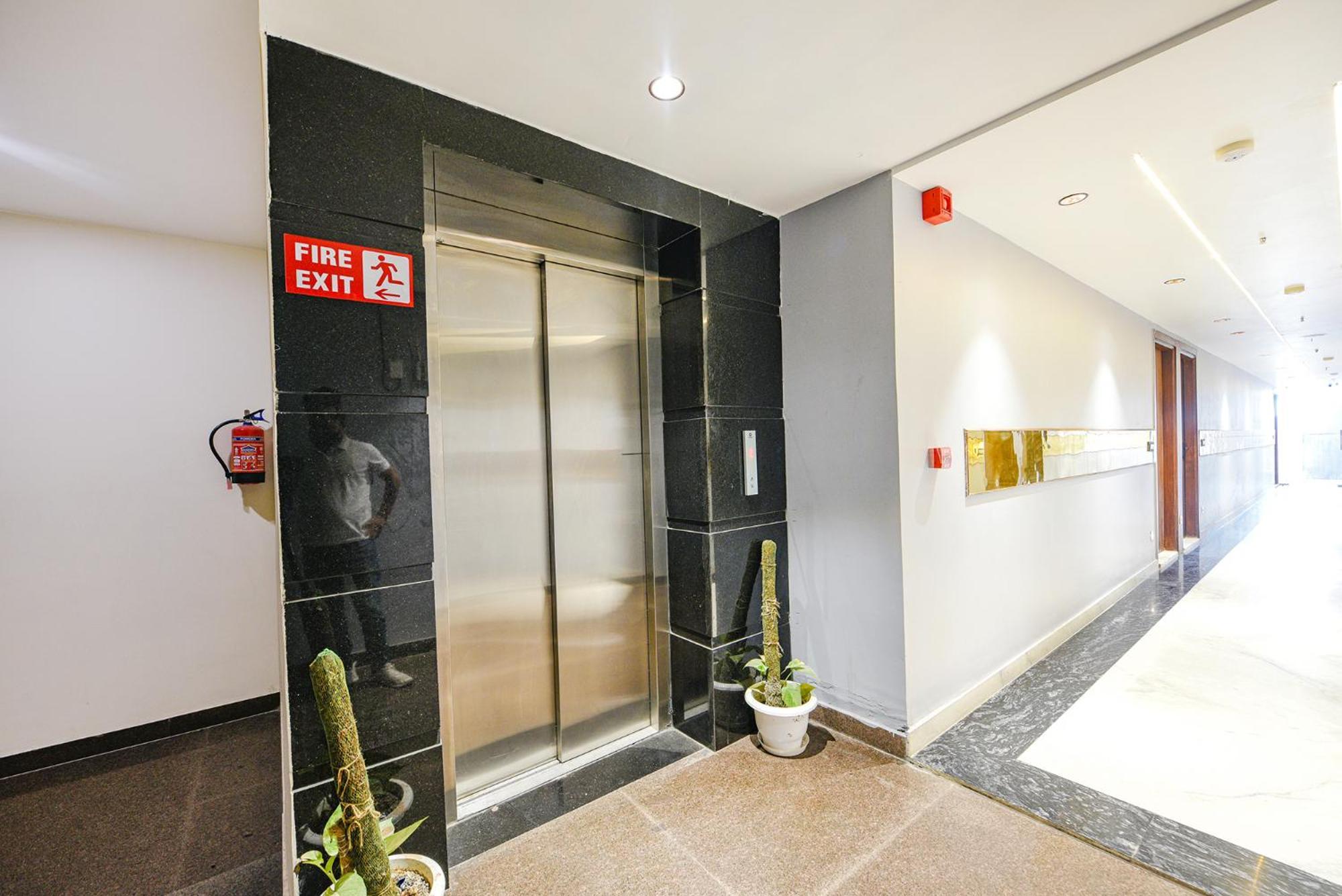 Fabhotel Prime Apple Tree Residency New Delhi Exterior photo